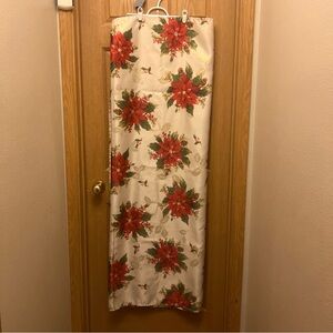 Homemade Christmas Poinsettia Entertaining Festive Table Cloth 80”x57” & Runner
